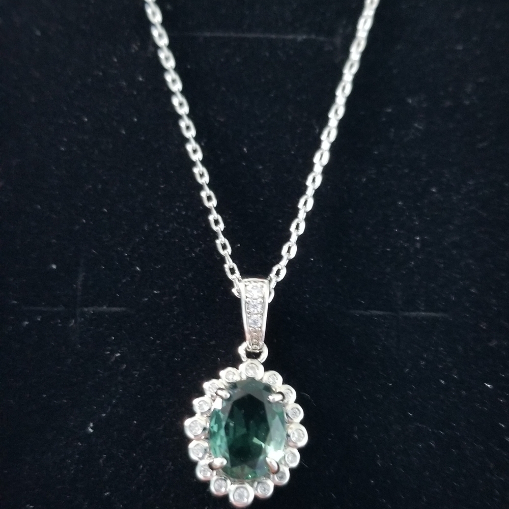 GREEN MOISSANITE NECKLACE